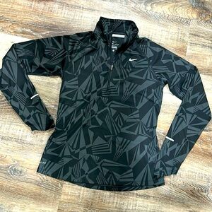 Nike Black Geometric Women's Top